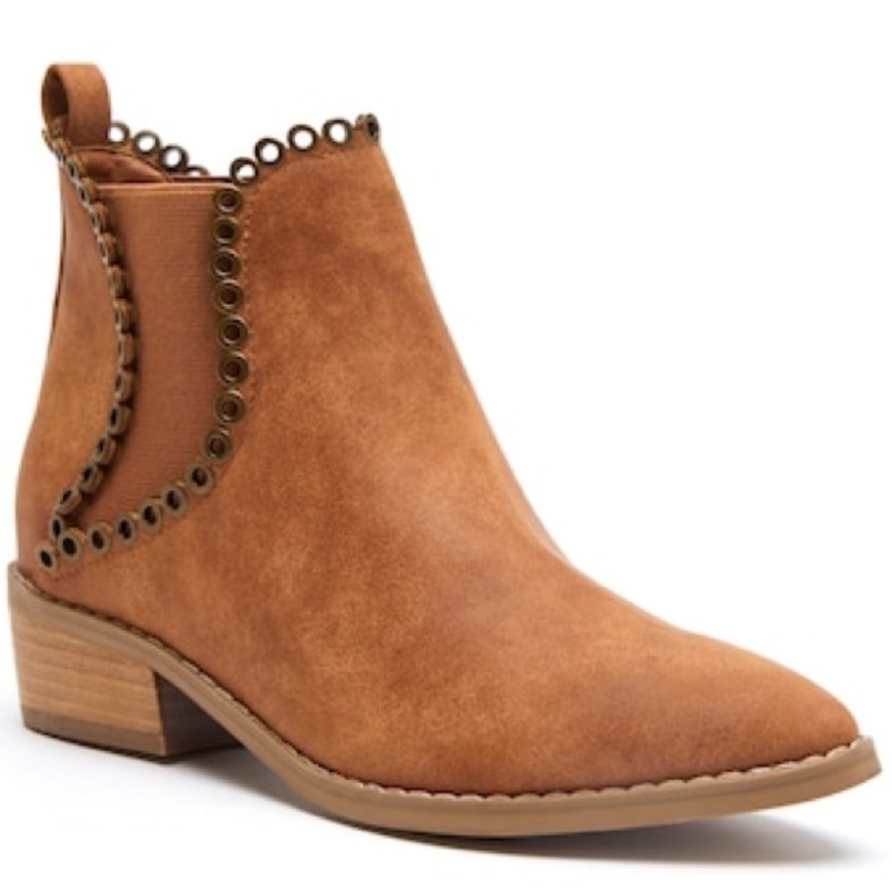 COCONUTS by Matisse Zella Brown Ankle Eyelet Trim Boots